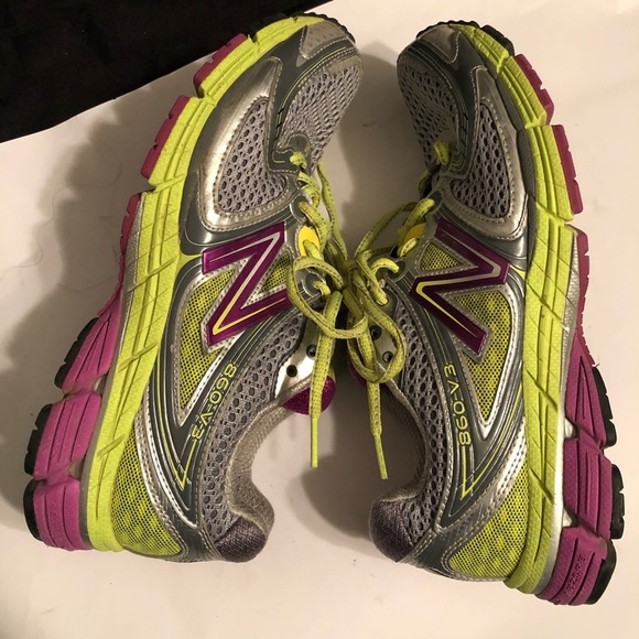 New Balance 860 V3 Running W860YG3 Shoes Sneakers - Picture 2 of 8